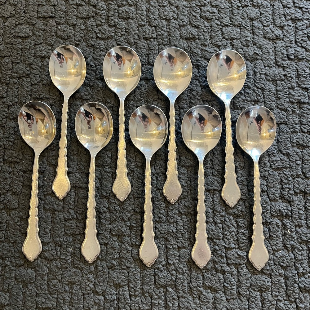 Oneida Cello (Stainless, Betty Crocker)
Round Bowl Soup Spoon / Gumbo Spoon